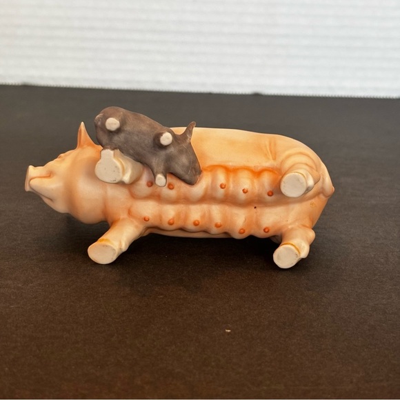 Vintage Enesco 1990 Porcelain Mama Pig & Feeding Piglet Figurine - Picture 6 of 10